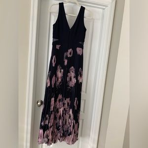 Size 10 petite women’s navy floral long dress